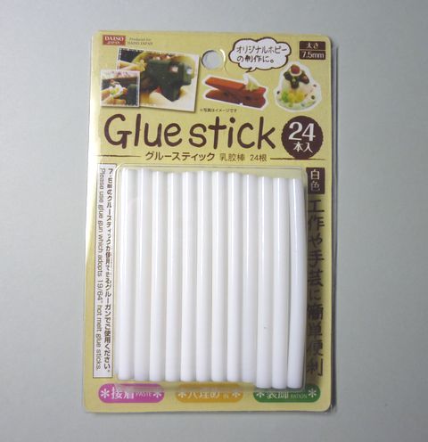 Daiso glue stick white